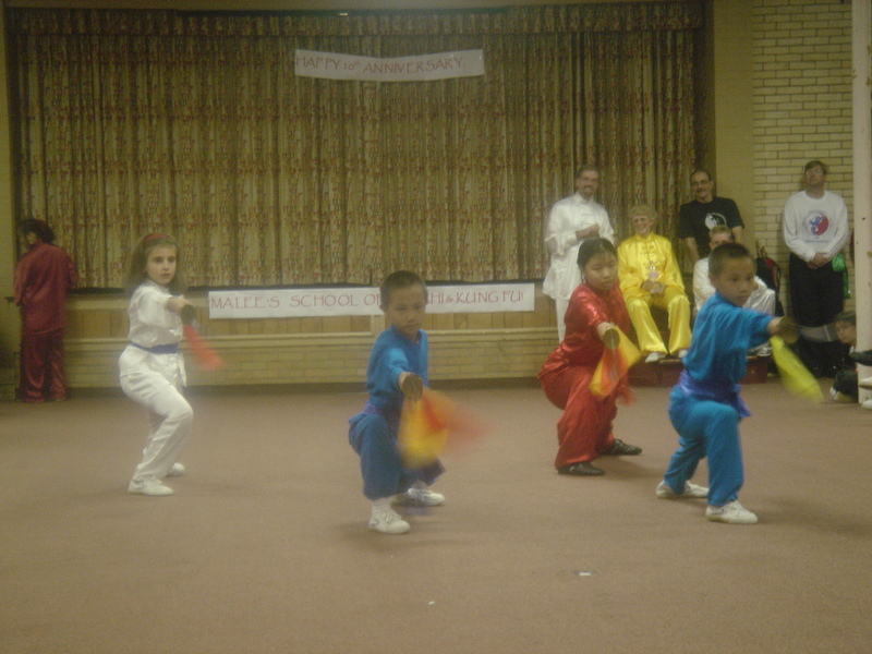 Image: /media/?path=/sports/Kung Fu/2004-10-02 Malee's School 10th Anniversary/DSC03481.JPG